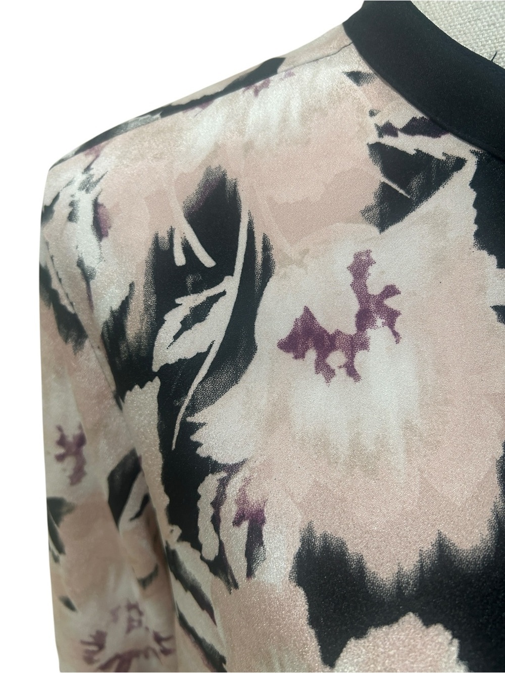 Calvin Klein Black Blouse with Blush Floral Print gold zippered front sz large - Picture 5 of 11